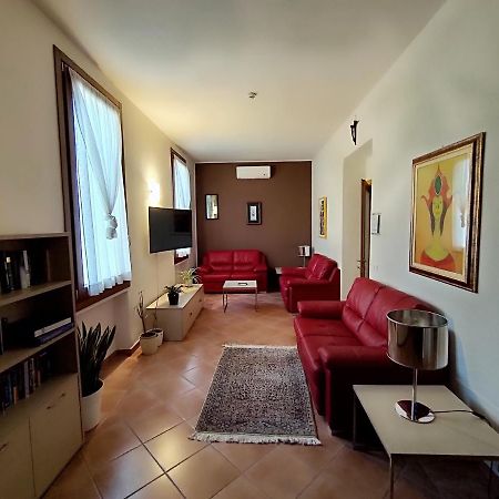 Domus San Bernardino Bed & Breakfast เวโรนา ภายนอก รูปภาพ