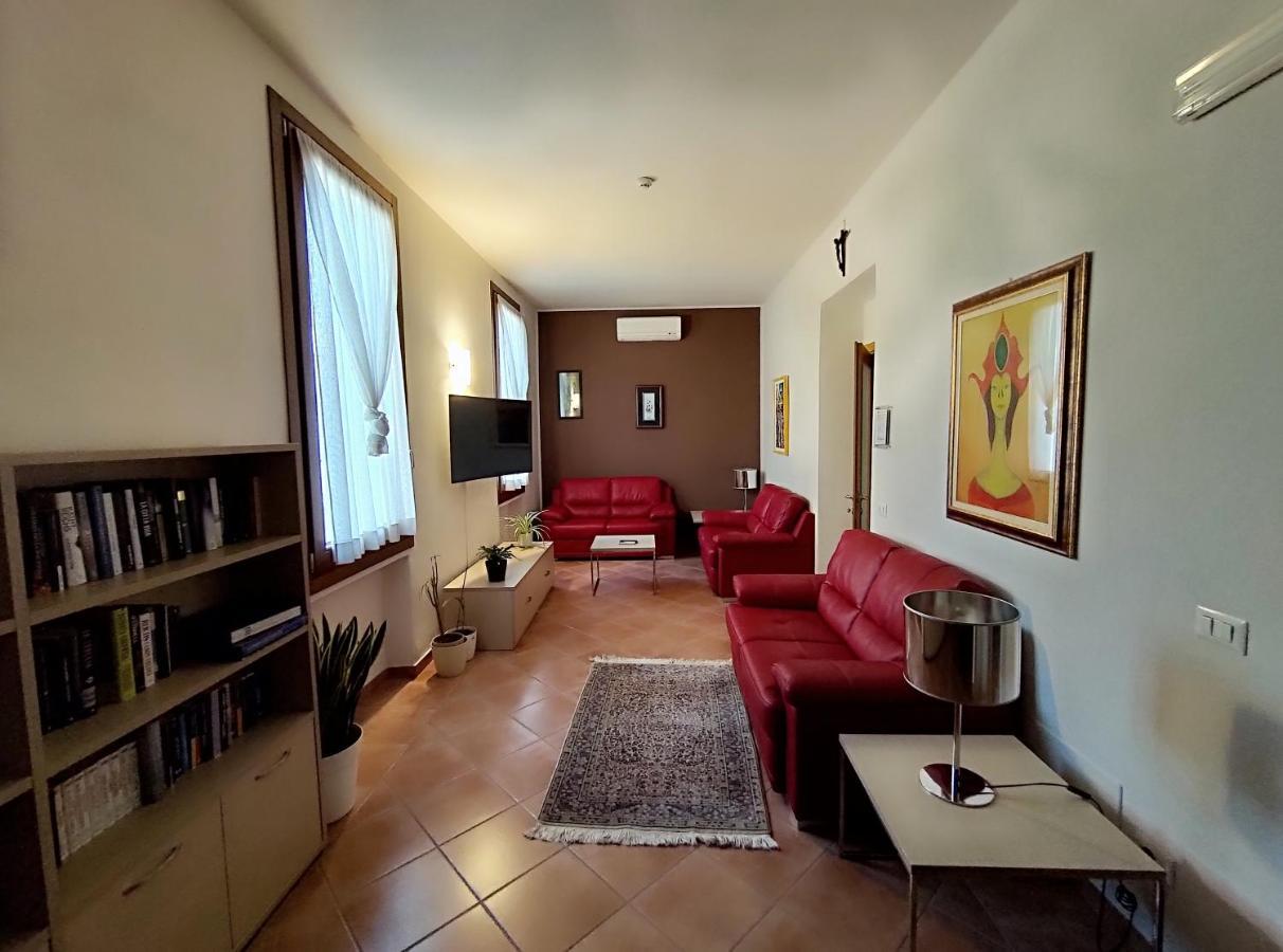 Domus San Bernardino Bed & Breakfast เวโรนา ภายนอก รูปภาพ