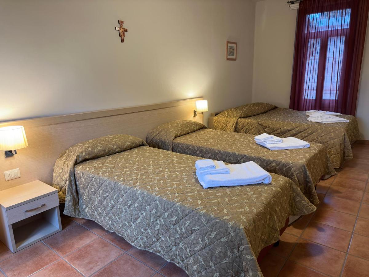 Domus San Bernardino Bed & Breakfast เวโรนา ภายนอก รูปภาพ