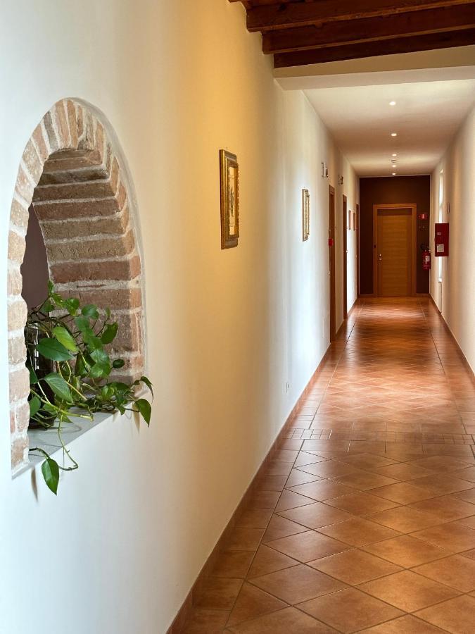 Domus San Bernardino Bed & Breakfast เวโรนา ภายนอก รูปภาพ
