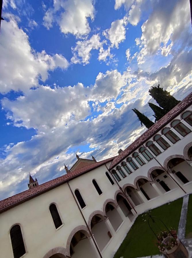 Domus San Bernardino Bed & Breakfast เวโรนา ภายนอก รูปภาพ